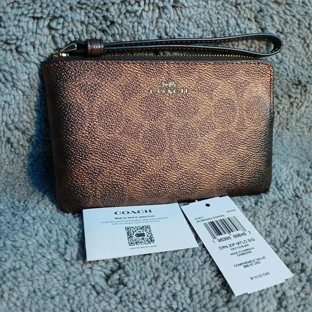 NWT Coach Corner Zip Signature C Wristlet Metallic Brown Copper